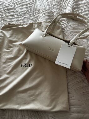 Brand New - Freja New York - Mini Chrystie Bag Oat